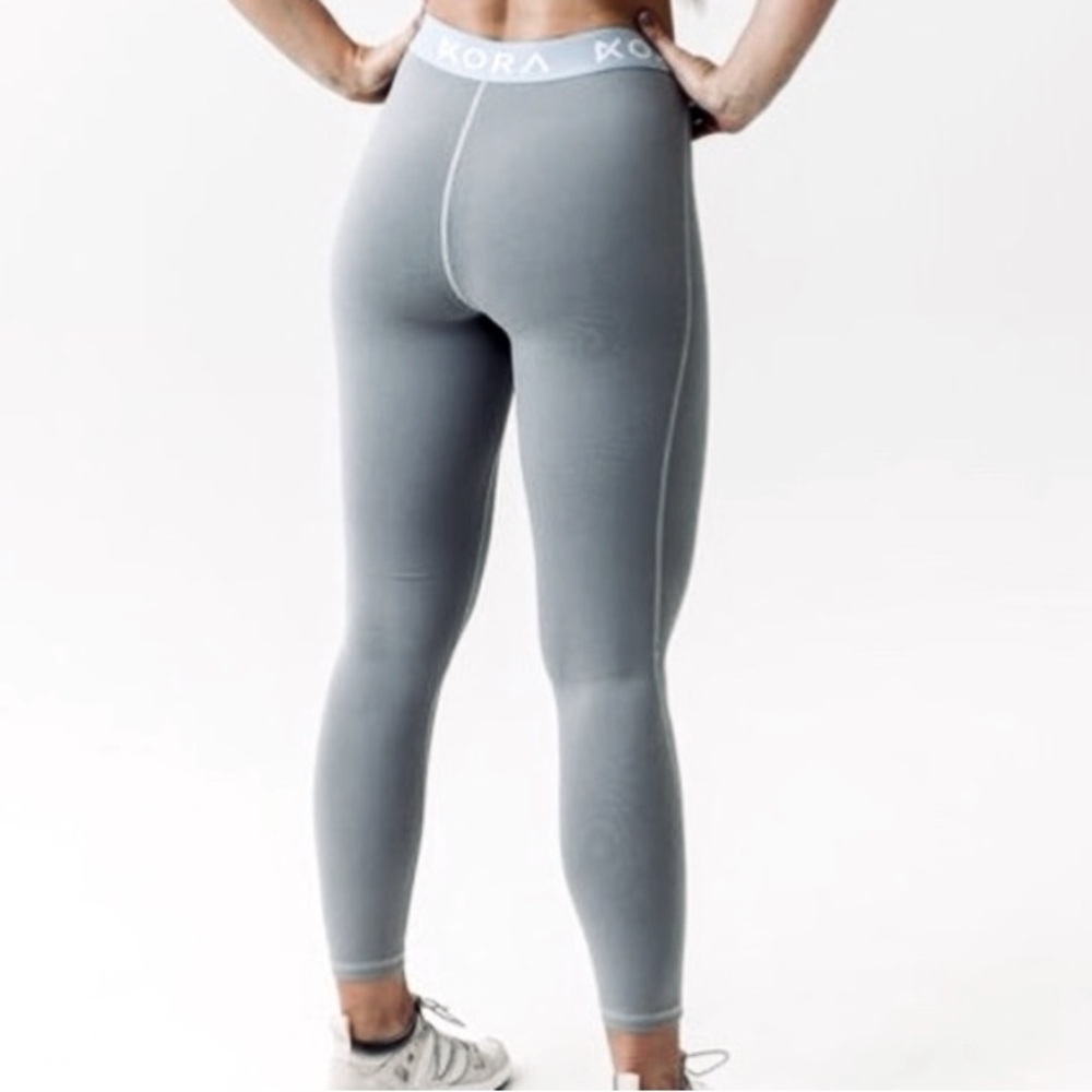 KORA Like New Power Leggings Logo Waist in Grey  Size Small - Picture 3 of 6